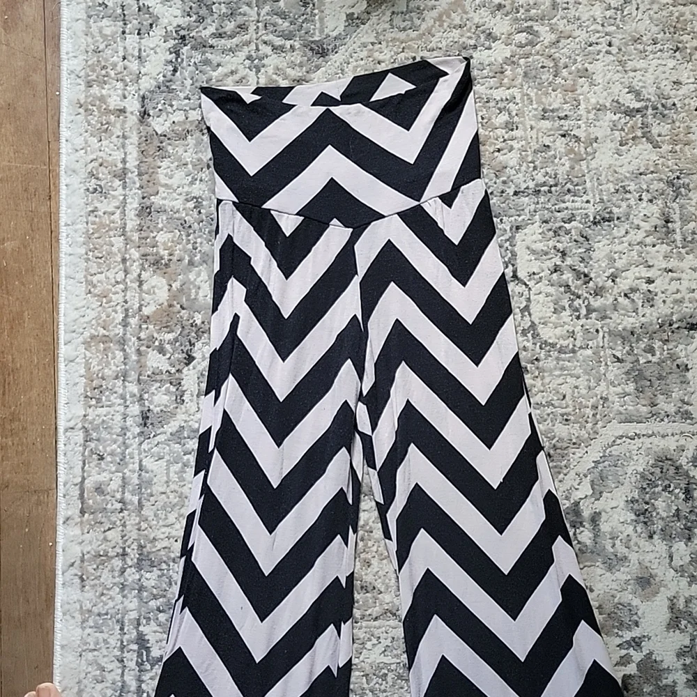 Capris - Picture 3 of 4